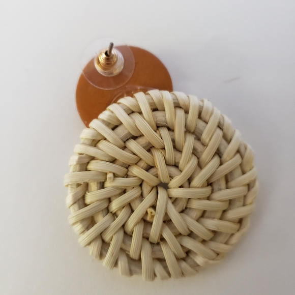 Handmade bohemian rattan earrings - Picture 8 of 8